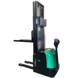 EMPILHADOR ELÉCTRICO MODELO CDD AC I TRI HC