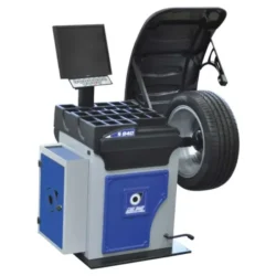 Máquina de calibrar pneus GIULIANO S840 3D com display vídeo e bloqueio pneumático