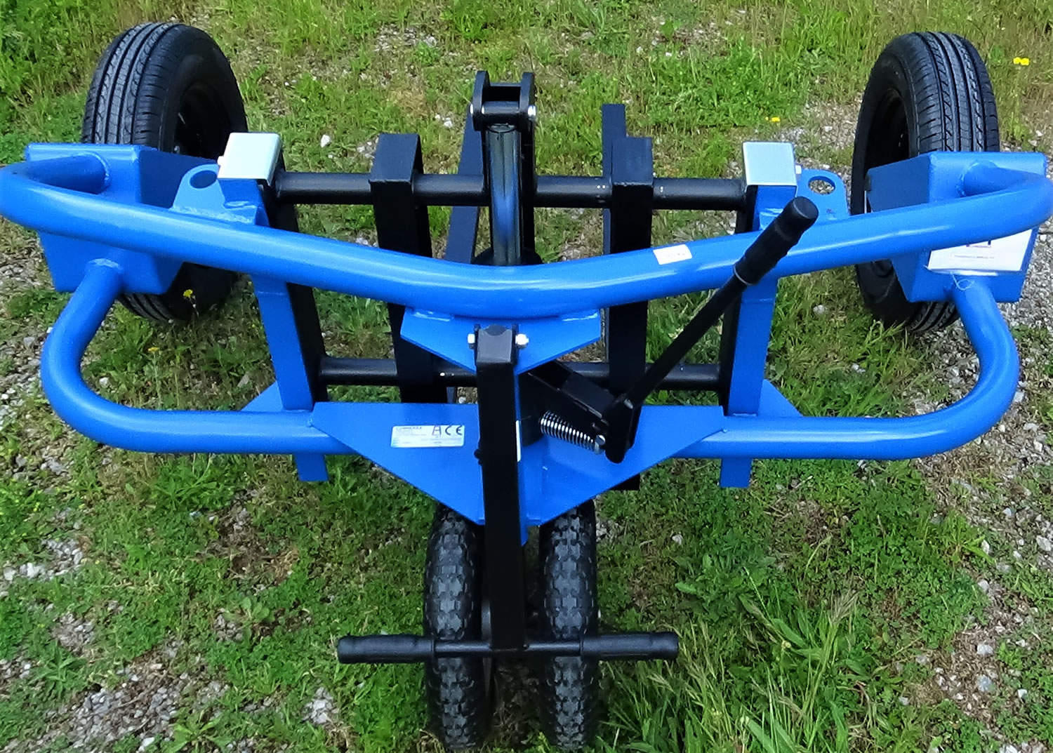 Porta-paletes Todo-o-Terreno CONHERSA H-2 1500kg Rodas Pneumáticas