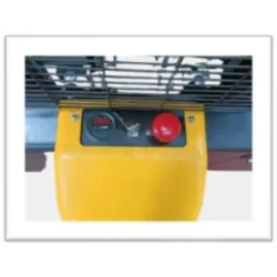 EMPILHADOR C/ 3 RODAS TRACÇÃO TRASEIRA 1500 KG 1600 MM HU-LIFT