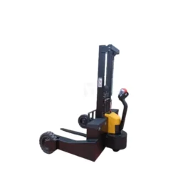 EMPILHADOR C/ 3 RODAS TRACÇÃO TRASEIRA 1500 KG 1600 MM HU-LIFT