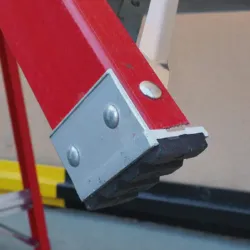 ESCADA PROFISSIONAL C/ ARCO DE SEGURANÇA 74-183/05