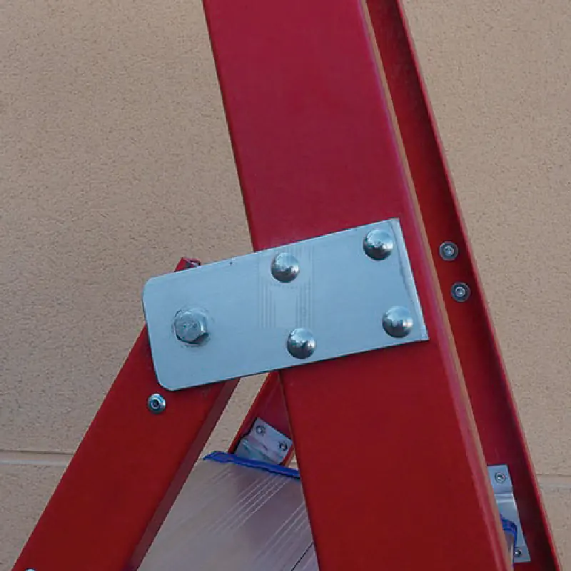 ESCADA PROFISSIONAL C/ ARCO DE SEGURANÇA 74-183/05