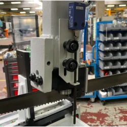 SERRA SEMIAUTOMÁTICA KS620 C/ TORNO HIDRÁULICO IMET