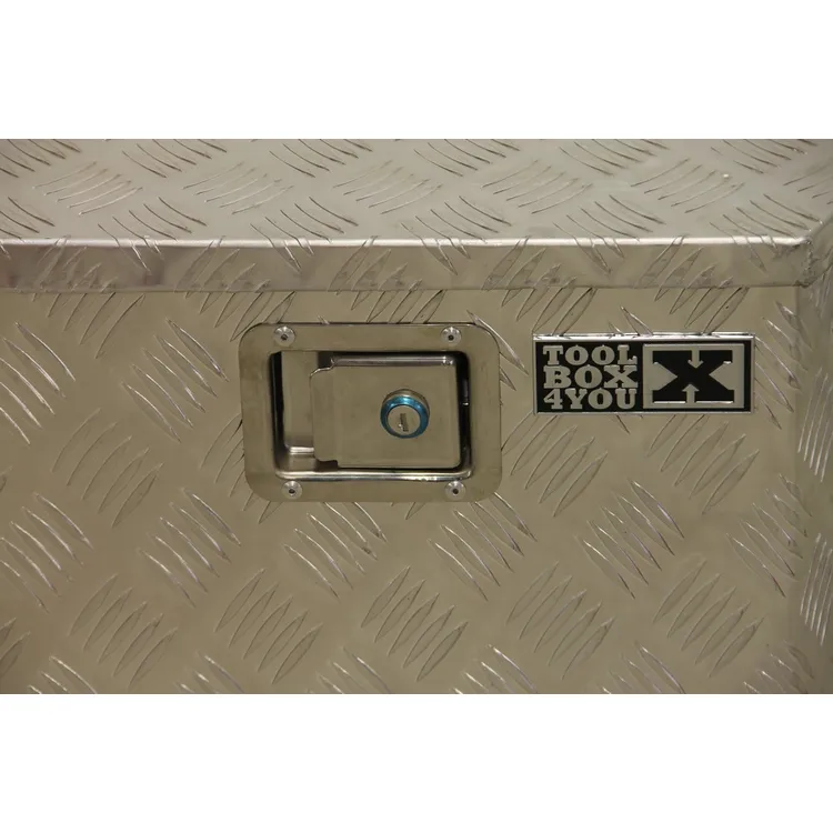 BAÚ VAZIO TRIANGULAR EM ALUMINIO 830X480X460 MM