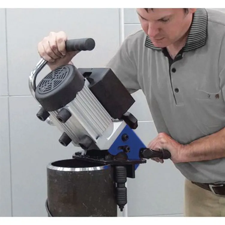 MAQUINA P/ ESCAREAR/CHANFRAR KE 16-2 METALLKRAFT