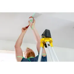 NÍVEL LASER DE LINHAS VERDES EM CRUZ + 2 PONTOS STANLEY