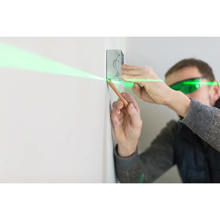 NÍVEL LASER DE LINHAS VERDES EM CRUZ + 2 PONTOS STANLEY