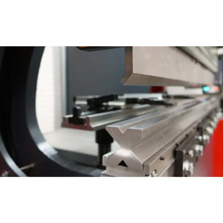 QUINADEIRA ELÉTRICA CNC GBP DK 1340 METALLKRAFT