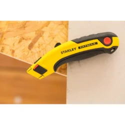 FACA COM LÂMINA RETRÁCTIL 170 CM STANLEY