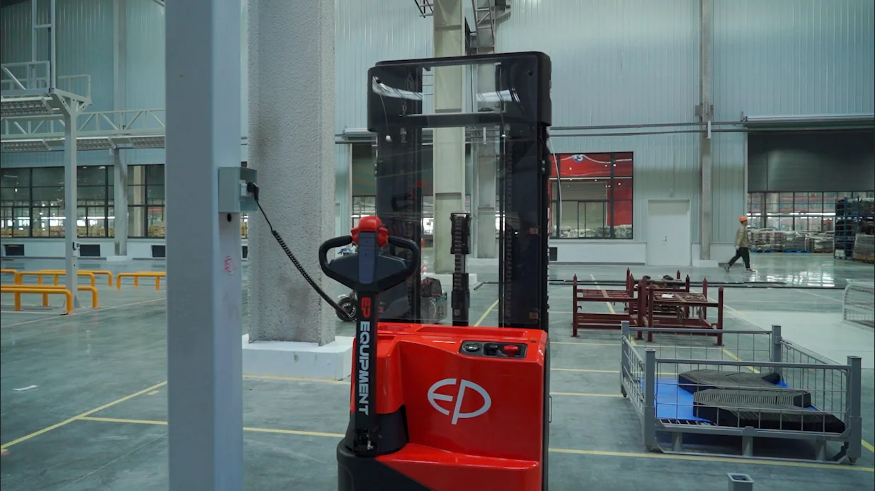 Empilhador Elétrico Pedonal EP WSA161 1600 KG 3000 MM LI-ION