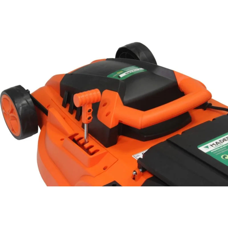 MÁQUINA DE RELVA 1600W MADER