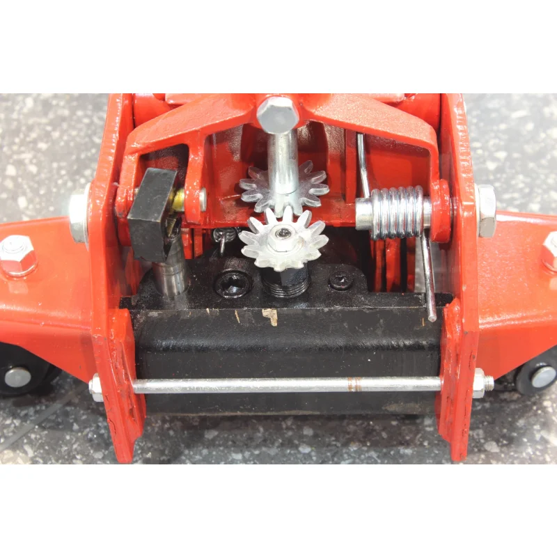 Macaco de Rodas Curto Hidráulico MADER T835002 3.5T 500mm