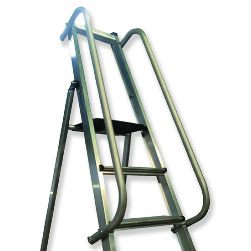 ESCADOTE PROFISSIONAL COM ARCO DE SEGURANÇA 74-178 SCAL