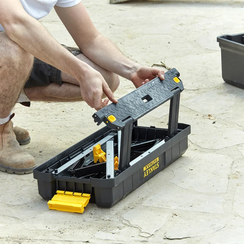 CAIXA DE FERRAMENTAS 25" COM ELEVADOR STANLEY