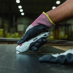 FACA DE METAL COM GATILHO BI-MATERIA STANLEY