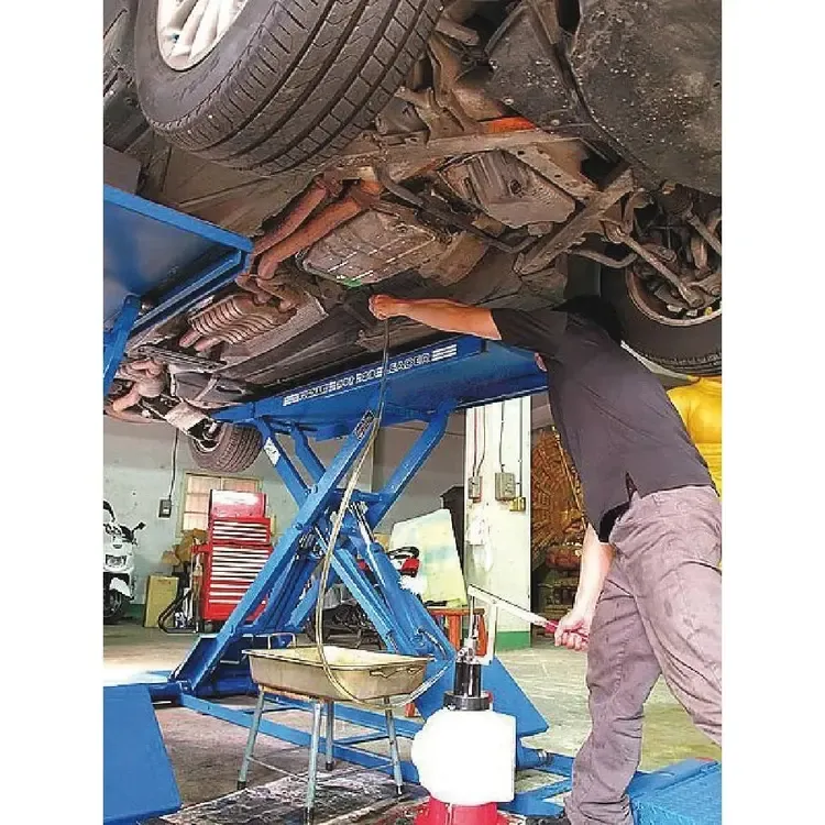 Bomba de Enchimento de Óleo de Transmissão DRAKKAR 7,5L com 8 Adaptadores