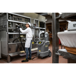 Máquina de Limpeza por Gelo Seco KÄRCHER IB 10/8 L2P 220-230 V 92 kg
