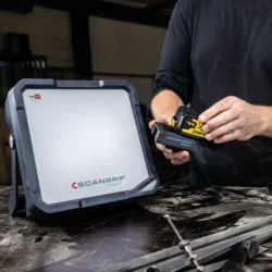 Luz de Trabalho sem Fio SCANGRIP VEGA 4 CONNECT 4000 Lumens IP54