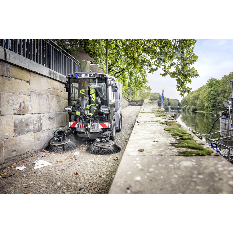 Varredoura Municipal MC 150 KARCHER Diesel 48kW