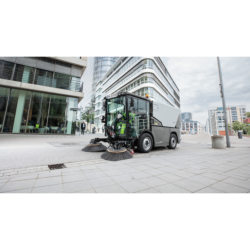 Varredoura Municipal Karcher MC 250 Diesel Euro 6e 2.5m³