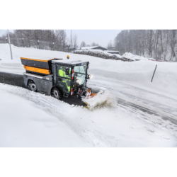 Varredoura Municipal Karcher MC 250 Diesel Euro 6e 2.5m³