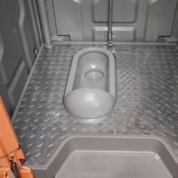 WC Portátil Híbrido Turco com Chuveiro SIRL SWC EVO Montado